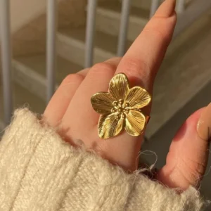 Anti-tarnish camellia ring